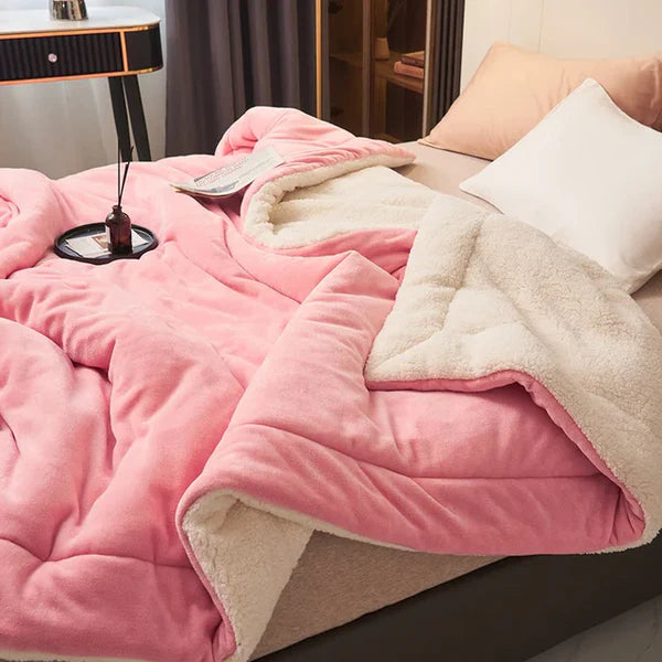 SoftHug™ - Luxurious warm fleece blanket - Your New Favorite Blanket