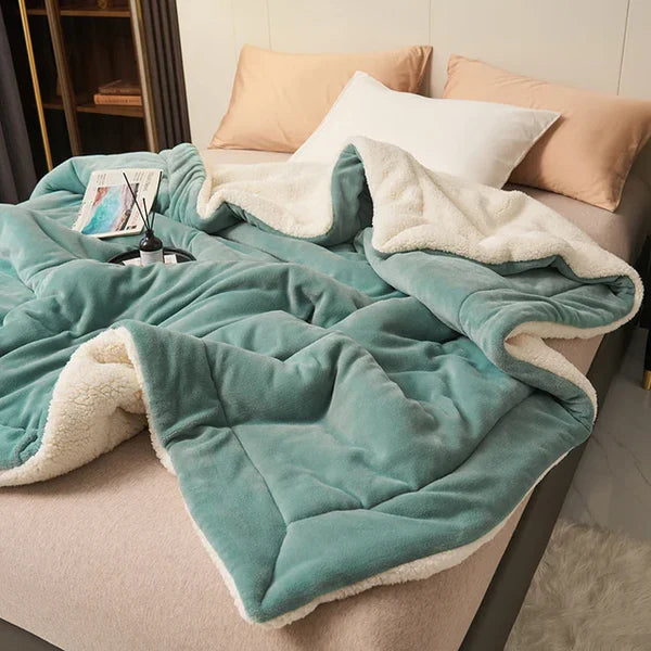 SoftHug™ - Luxurious warm fleece blanket - Your New Favorite Blanket