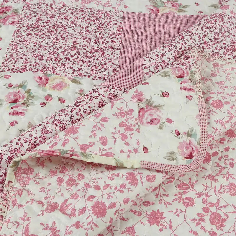 Patchwork Floral Quilt Set – Soft Cotton Bedspread with Pillowcases Grab3