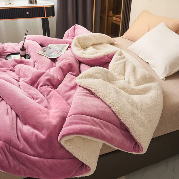 SoftHug™ - Luxurious warm fleece blanket - Your New Favorite Blanket