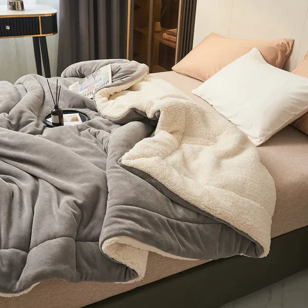 SoftHug™ - Luxurious warm fleece blanket - Your New Favorite Blanket