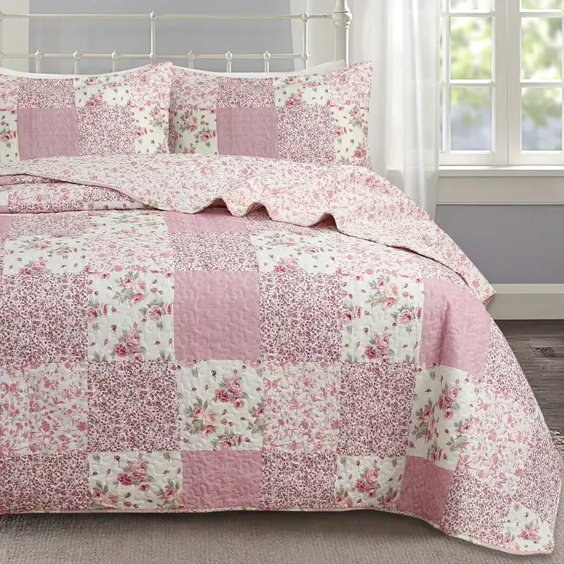 Patchwork Floral Quilt Set – Soft Cotton Bedspread with Pillowcases Grab3