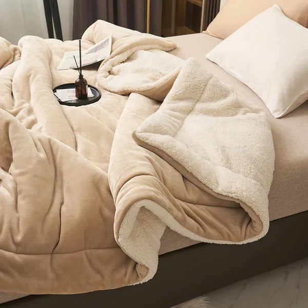 SoftHug™ - Luxurious warm fleece blanket - Your New Favorite Blanket