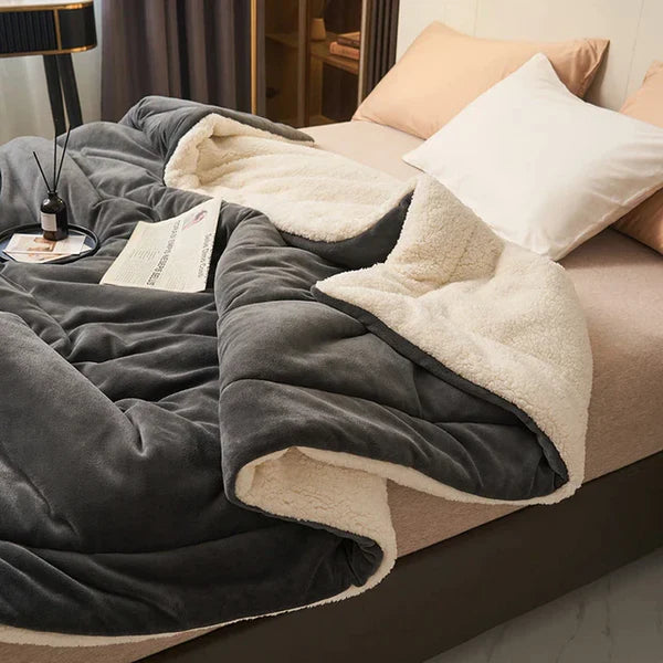 SoftHug™ - Luxurious warm fleece blanket - Your New Favorite Blanket