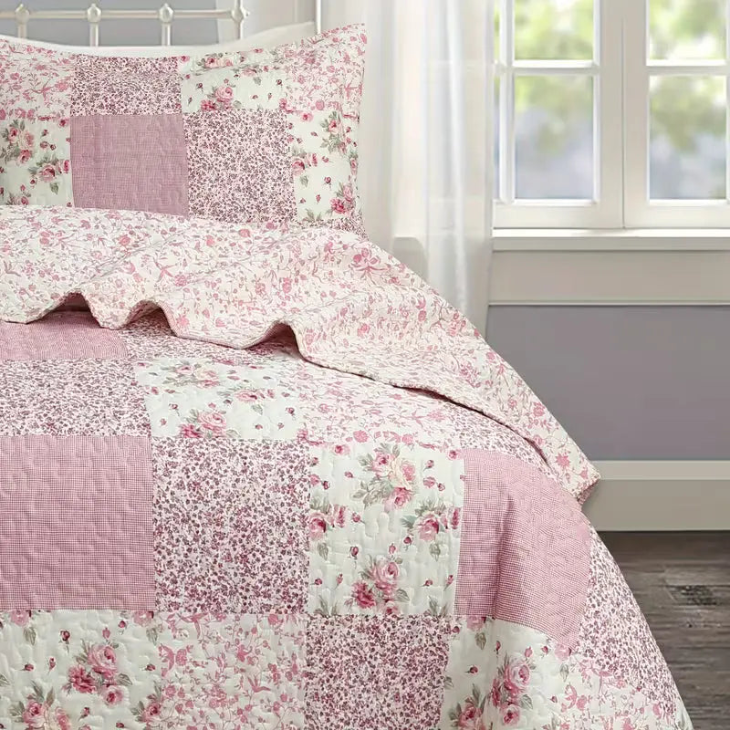 Patchwork Floral Quilt Set – Soft Cotton Bedspread with Pillowcases Grab3
