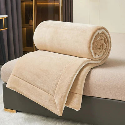 SoftHug™ - Luxurious warm fleece blanket - Your New Favorite Blanket