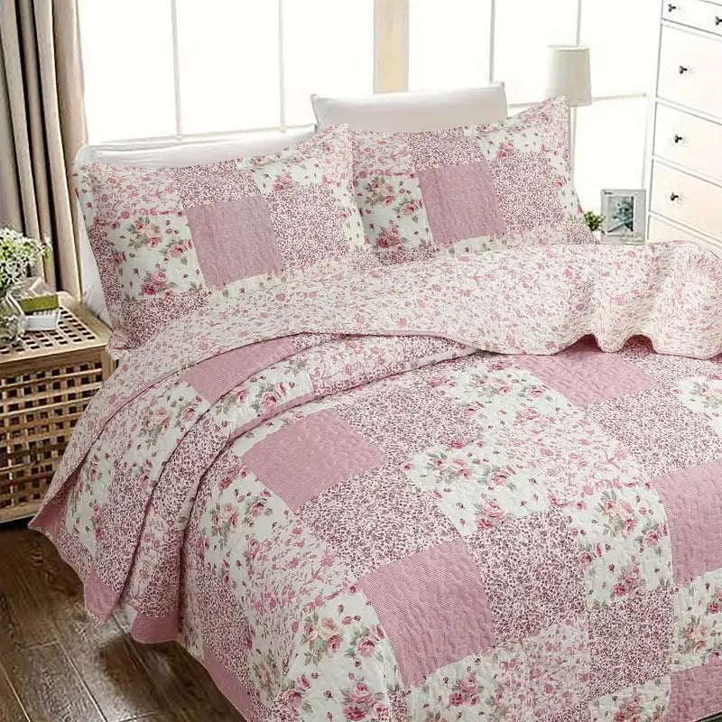Patchwork Floral Quilt Set – Soft Cotton Bedspread with Pillowcases Grab3
