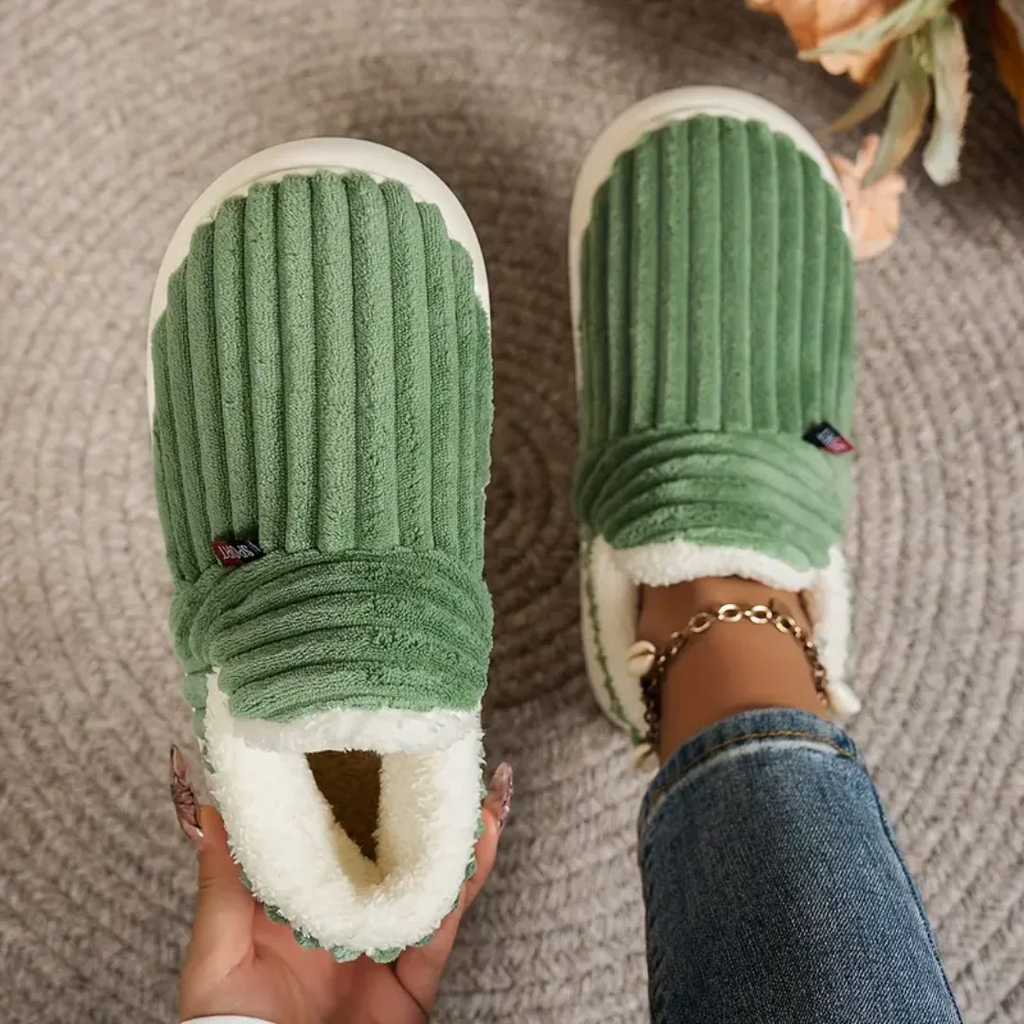 Women’s Fleece Lined Slippers – Cozy Warm Indoor Comfort Shoes