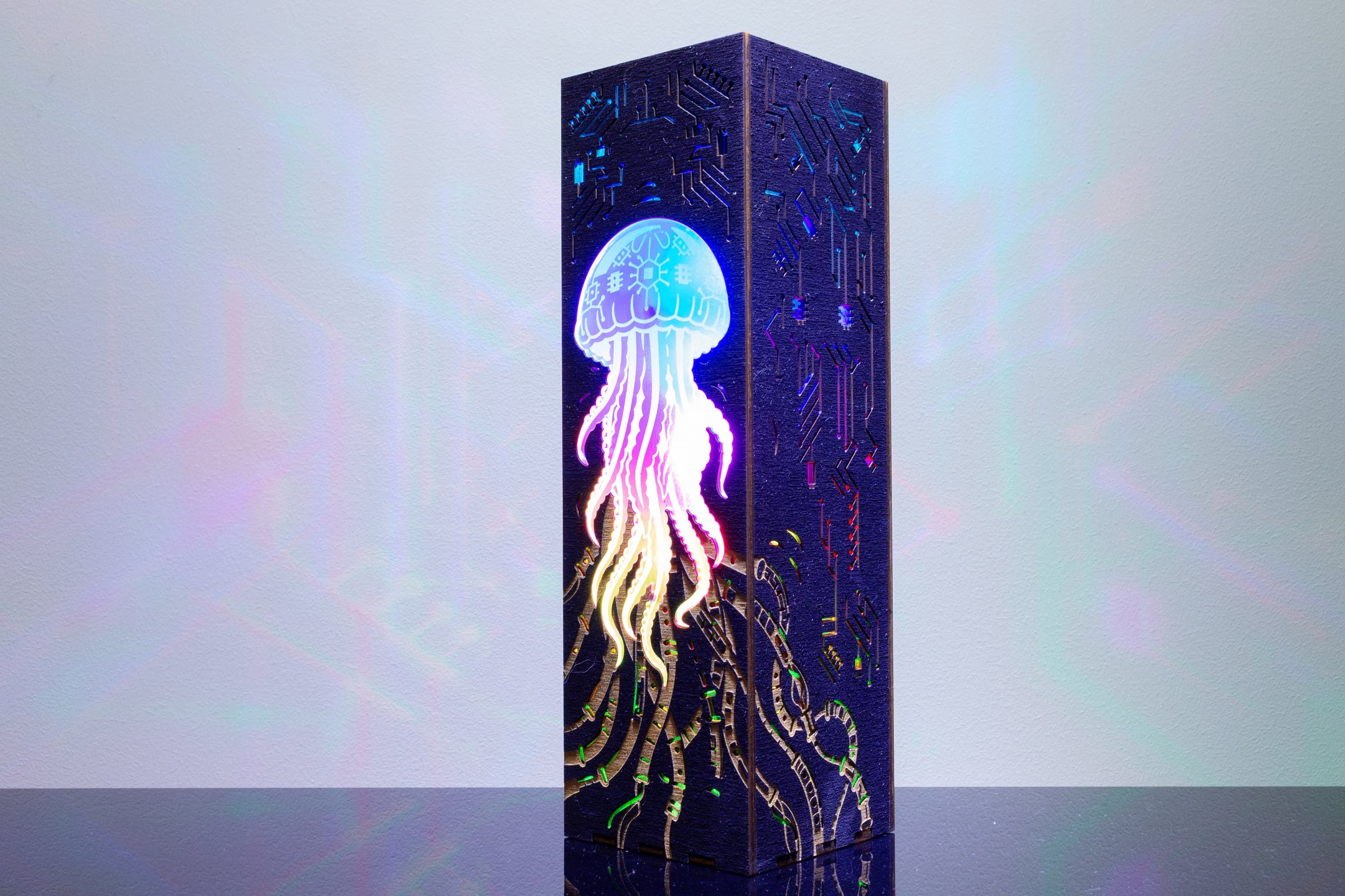 Cyberpunk Jellyfish LED Desk Lamp – Futuristic Tech Gaming Room Decor
