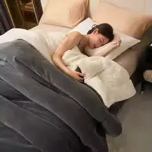 Luxury Fleece Blanket – Soft Warm Plush Throw for Bed & Sofa Grab3