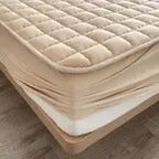 Quilted Mattress Pad – Soft Breathable Mattress Topper with Fitted Skirt Grab3