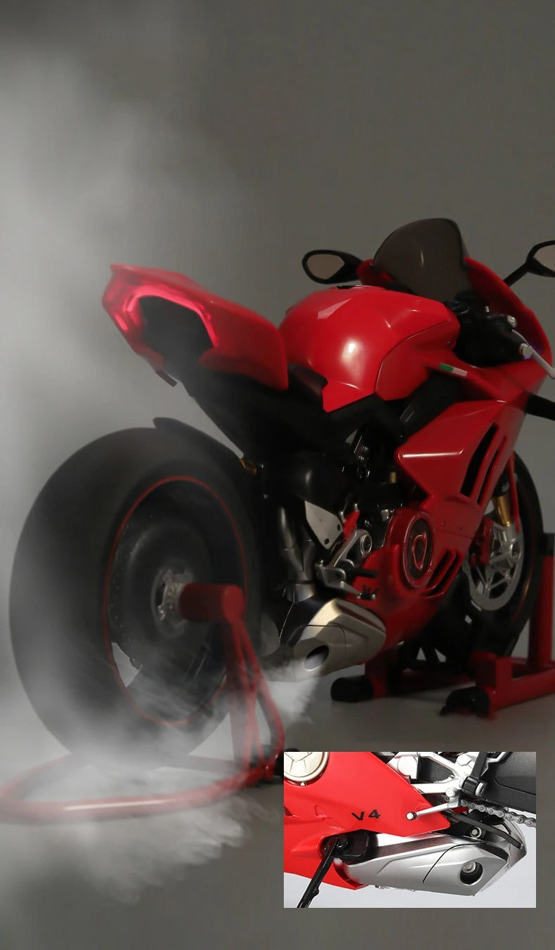 1:6 Ducati V4S with Smoke